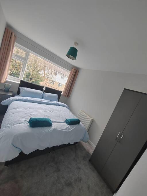 Cosy Brighouse 3 Bed House-Great For Contractors Lägenhet Exteriör bild